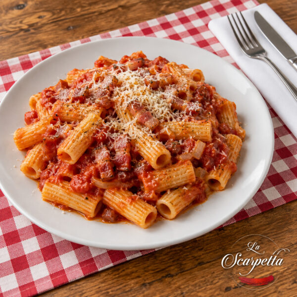 MACARRONES AMATRICIANA